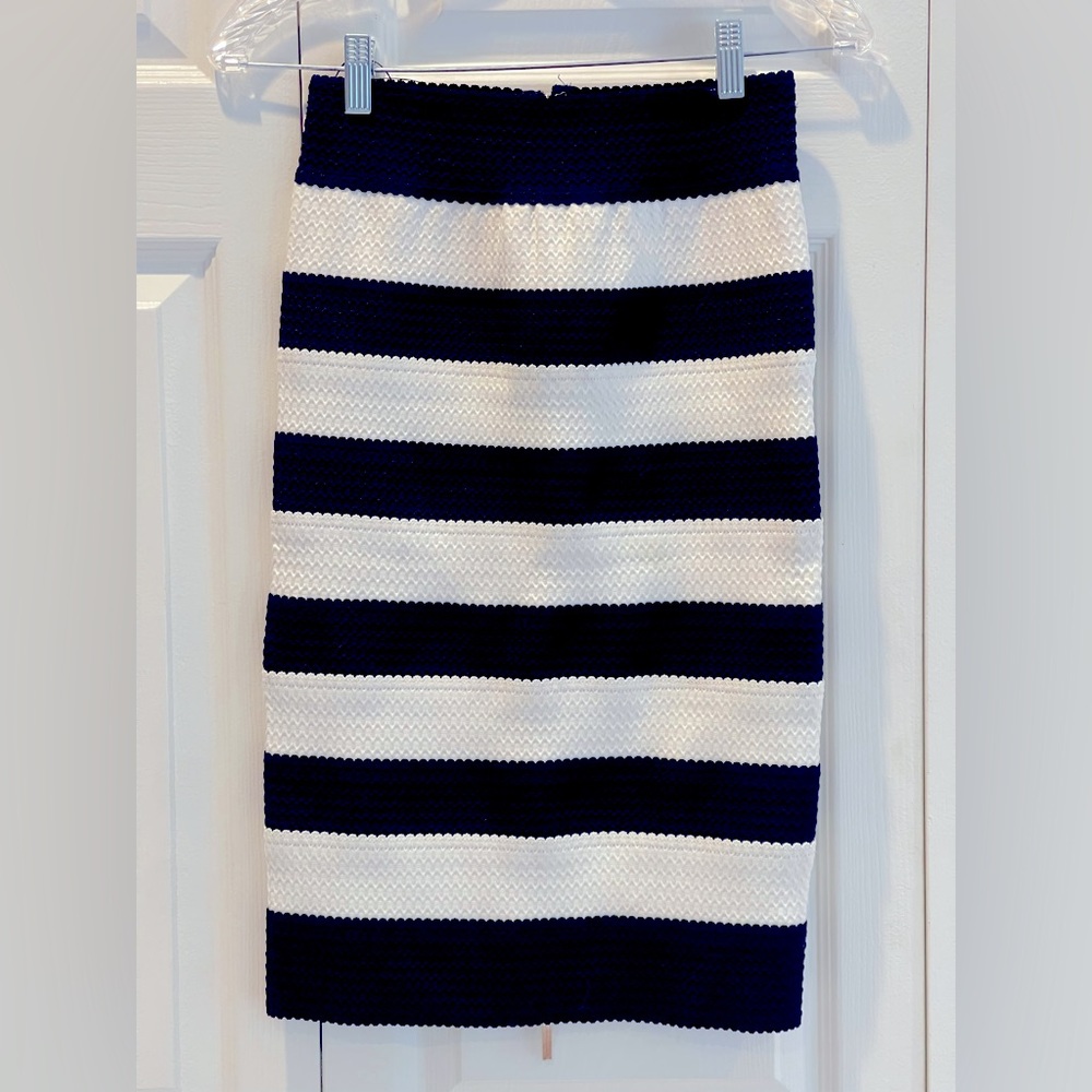 BCBGMaxAzria Women's Textured Bandage Pencil Skirt Stretch White/Black XS